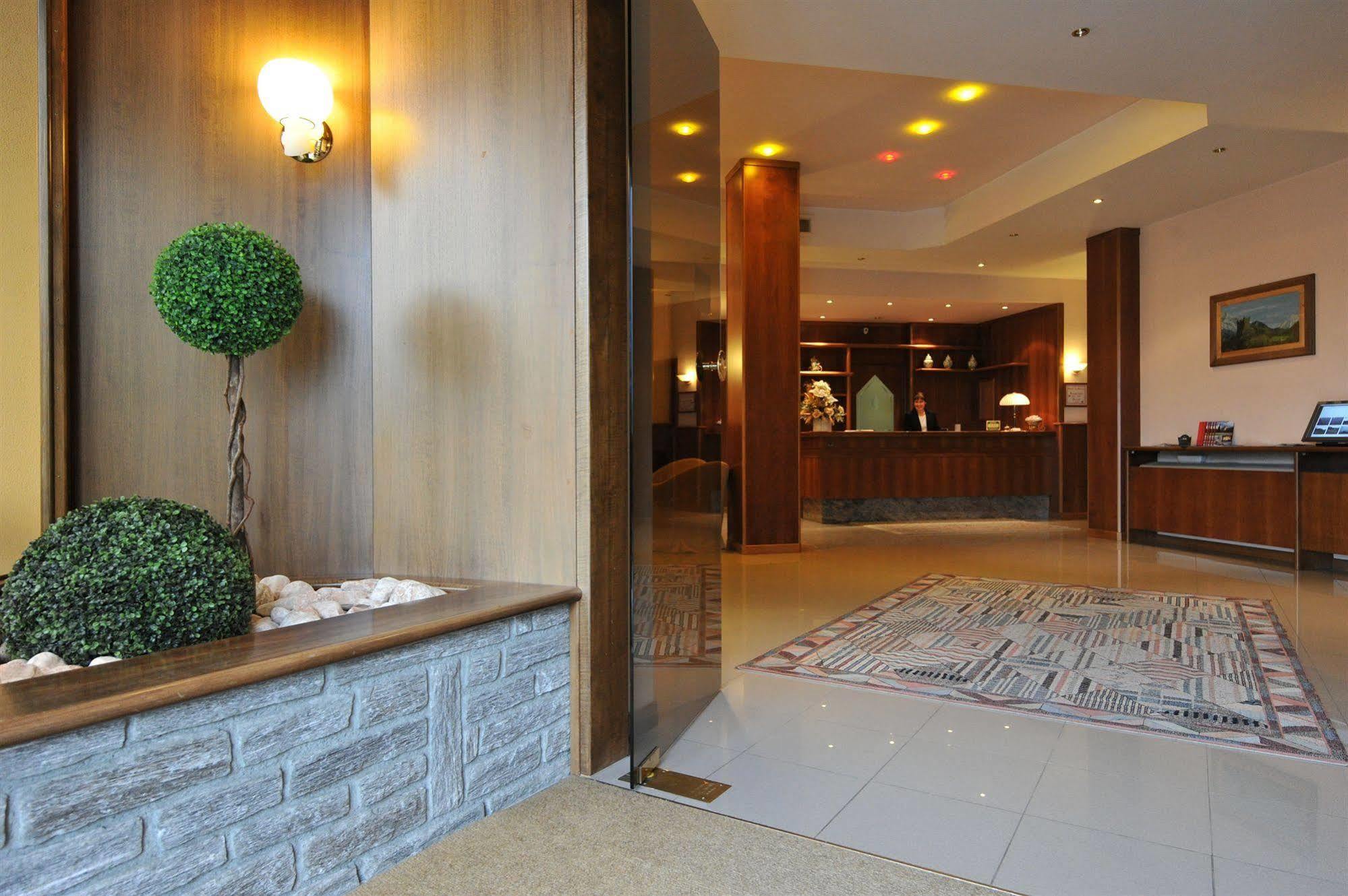 La Rocca Sport & Benessere Châtillon Extérieur photo